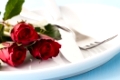 gedeckter Tisch zum Valentinstag place setting for valentines day 